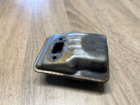 MAKITA EM2600U TŁUMIK WYDECH MAKITA EM2600U TŁUMIK WYDECH