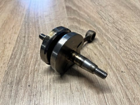 MAKITA EM2600U WAŁ KORBOWY KORBOWÓD MAKITA EM2600U WAŁ KORBOWY KORBOWÓD
