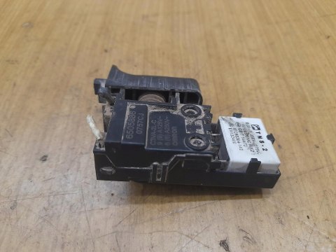 MAKITA HR2460 WŁĄCZNIK WYŁĄCZNIK PRZYCISK MAKITA HR2460 WŁĄCZNIK WYŁĄCZNIK PRZYCISK
