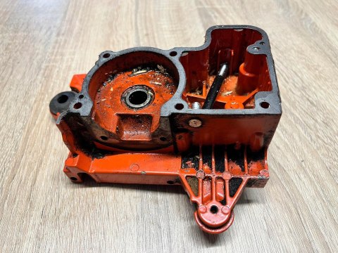 SACHS DOLMAR 100 KARTER OBUDOWA SILNIKA KORPUS SACHS DOLMAR 100 KARTER OBUDOWA SILNIKA KORPUS