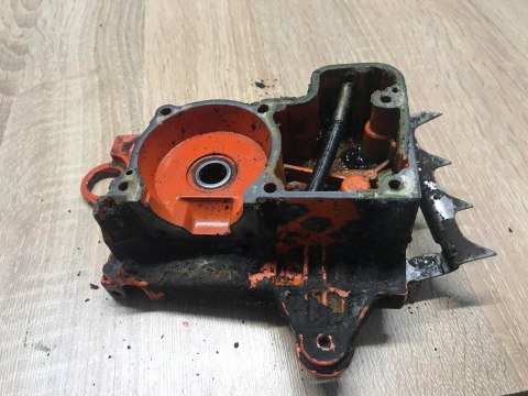 SACHS DOLMAR 102 KARTER OBUDOWA SILNIKA KORPUS SACHS DOLMAR 102 KARTER OBUDOWA SILNIKA KORPUS