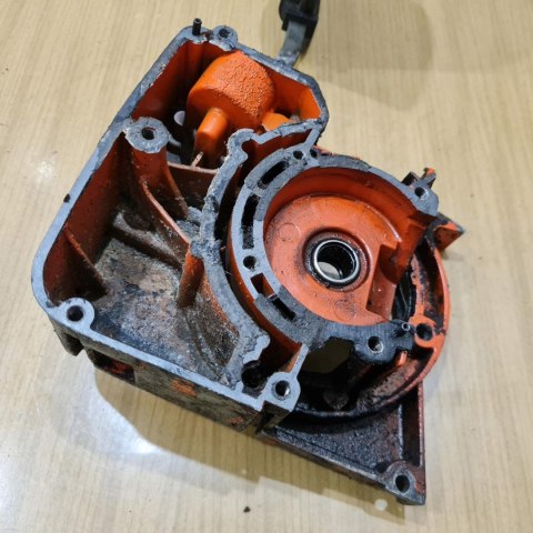SACHS DOLMAR 108 KARTER OBUDOWA SILNIKA RĄCZKA DŹWIGNIA HAMULCA KPL SACHS DOLMAR 108 KARTER OBUDOWA SILNIKA RĄCZKA DŹWIGNIA HAMULCA KPL