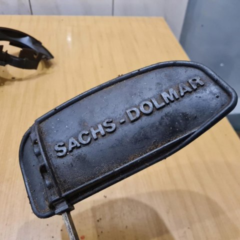 SACHS DOLMAR 108 KARTER OBUDOWA SILNIKA RĄCZKA DŹWIGNIA HAMULCA KPL SACHS DOLMAR 108 KARTER OBUDOWA SILNIKA RĄCZKA DŹWIGNIA HAMULCA KPL