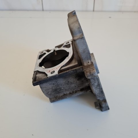 RYOBI SS30 KARTER OBUDOWA SILNIKA KORPUS RYOBI SS30 KARTER OBUDOWA SILNIKA KORPUS