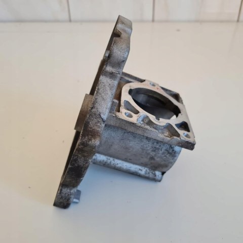 RYOBI SS30 KARTER OBUDOWA SILNIKA KORPUS RYOBI SS30 KARTER OBUDOWA SILNIKA KORPUS