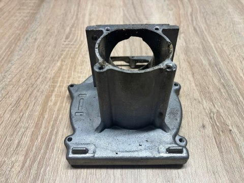 RYOBI RLT30CESA KARTER OBUDOWA SILNIKA KORPUS RYOBI RLT30CESA KARTER OBUDOWA SILNIKA KORPUS