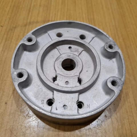 GIANT DMC721F MAGNETO KOŁO MAGNESOWE GIANT DMC721F MAGNETO KOŁO MAGNESOWE