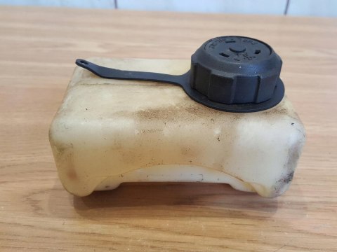 RYOBI RCT2800E ZBIORNIK PALIWA BAK RYOBI RCT2800E ZBIORNIK PALIWA BAK