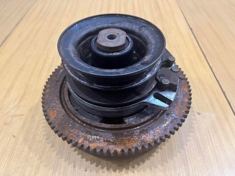 GGP NJ 98 S 12,5HP SPRZĘGŁO ELEKTROMAGNETYCZNE GGP NJ 98 S 12,5HP SPRZĘGŁO ELEKTROMAGNETYCZNE