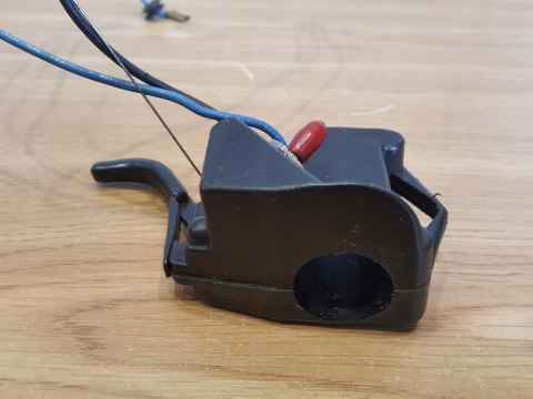 RYOBI RCT2800E RĄCZKA GAZU DŹWIGNIA UCHWYT OBUDOWA RYOBI RCT2800E RĄCZKA GAZU DŹWIGNIA UCHWYT OBUDOWA