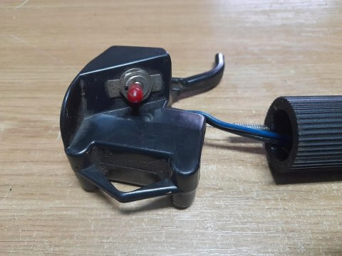 RYOBI RCT2800E RĄCZKA GAZU DŹWIGNIA UCHWYT OBUDOWA RYOBI RCT2800E RĄCZKA GAZU DŹWIGNIA UCHWYT OBUDOWA