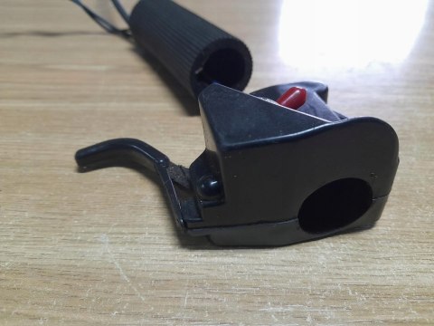 RYOBI RCT2800E RĄCZKA GAZU DŹWIGNIA UCHWYT OBUDOWA RYOBI RCT2800E RĄCZKA GAZU DŹWIGNIA UCHWYT OBUDOWA
