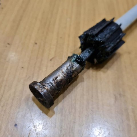 RYOBI RCBA 3100E OŚ OŚKA NAPĘDOWA GŁOWICY TNĄCEJ RYOBI RCBA 3100E OŚ OŚKA NAPĘDOWA GŁOWICY TNĄCEJ