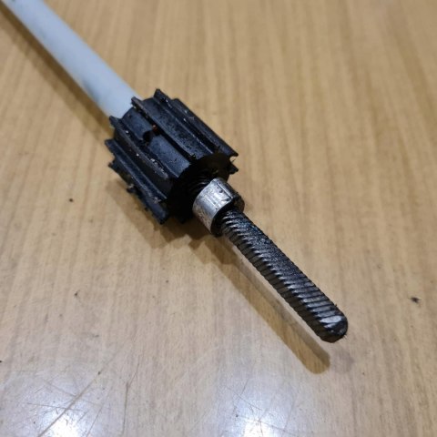 RYOBI RCBA 3100E OŚ OŚKA NAPĘDOWA GŁOWICY TNĄCEJ RYOBI RCBA 3100E OŚ OŚKA NAPĘDOWA GŁOWICY TNĄCEJ