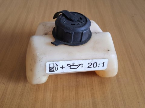 RYOBI RCBA 3100E ZBIORNIK PALIWA BAK RYOBI RCBA 3100E ZBIORNIK PALIWA BAK
