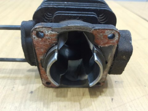 KUBOTA D420 CYLINDER TŁOK ORYGINAŁ KOMPLET KUBOTA D420 CYLINDER TŁOK ORYGINAŁ KOMPLET