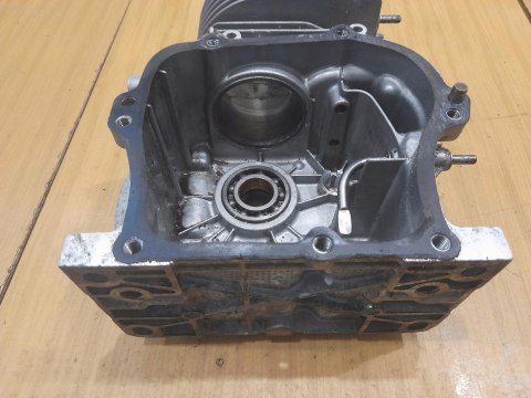 KUBOTA TF 55-II CYLINDER KARTER OBUDOWA ZAWORY KUBOTA TF 55-II CYLINDER KARTER OBUDOWA ZAWORY