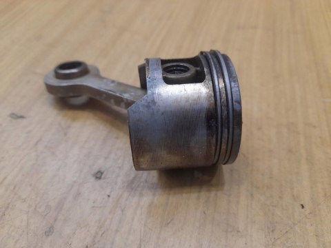 RYOBI PLT 3043A CYLINDER TŁOK ORYGINAŁ KOMPLET RYOBI PLT 3043A CYLINDER TŁOK ORYGINAŁ KOMPLET