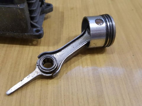 RYOBI 875R CYLINDER TŁOK ORYGINAŁ KOMPLET RYOBI 875R CYLINDER TŁOK ORYGINAŁ KOMPLET