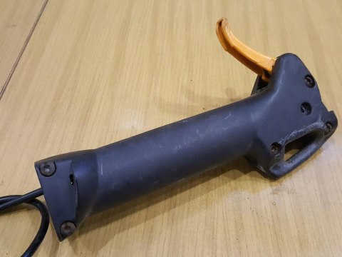 RYOBI 875R RĄCZKA GAZU MANETKA RĘKOJEŚĆ UCHWYT RYOBI 875R RĄCZKA GAZU MANETKA RĘKOJEŚĆ UCHWYT