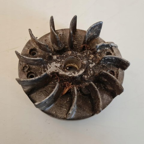 TANAKA TUM 250 MAGNETO KOŁO MAGNESOWE TANAKA TUM 250 MAGNETO KOŁO MAGNESOWE