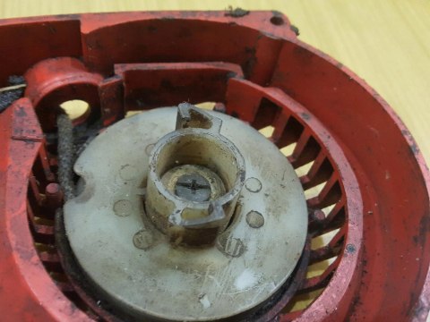 KOMATSU ZENOAH SZARPAK STARTER OBUDOWA POKRYWA KOMATSU ZENOAH SZARPAK STARTER OBUDOWA POKRYWA