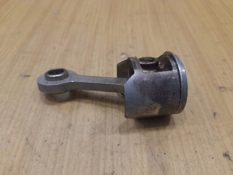 KOSA BS 26 CYLINDER TŁOK ORYGINAŁ KOMPLET KOSA BS 26 CYLINDER TŁOK ORYGINAŁ KOMPLET