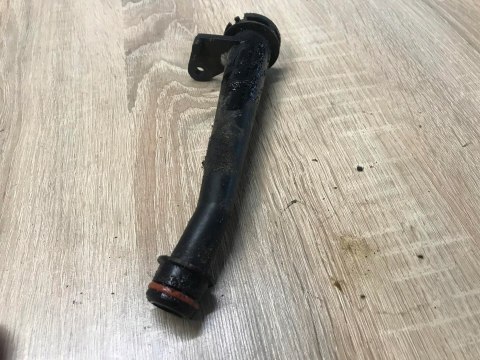 ROVER TURBO THRUST 5.5HP WLEW OLEJU RURKA ROVER TURBO THRUST 5.5HP WLEW OLEJU RURKA