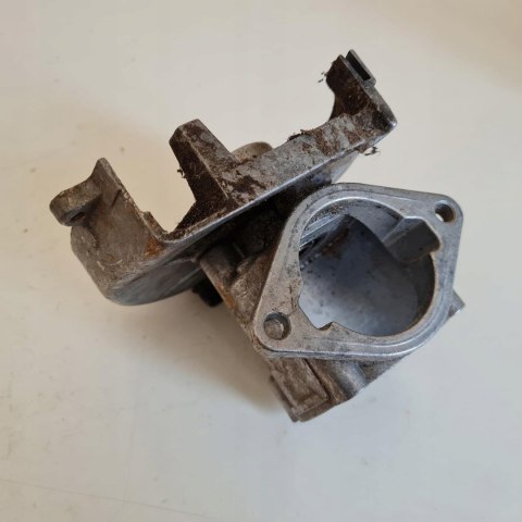 RYOBI 305RT KARTER OBUDOWA SILNIKA KORPUS RYOBI 305RT KARTER OBUDOWA SILNIKA KORPUS