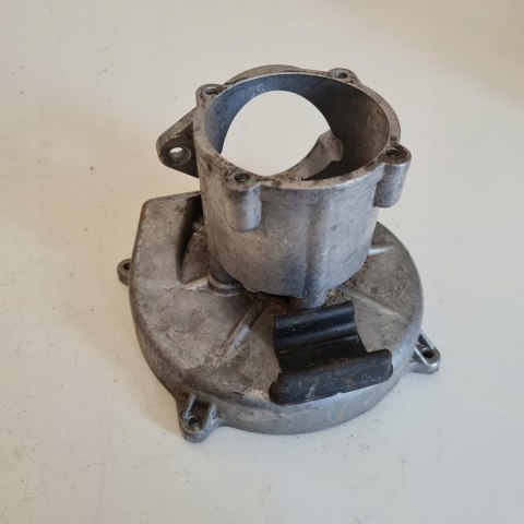 RYOBI 305RT KARTER OBUDOWA SILNIKA KORPUS RYOBI 305RT KARTER OBUDOWA SILNIKA KORPUS