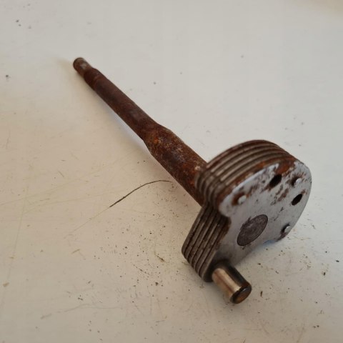 RYOBI 305RT WAŁ KORBOWY RYOBI 305RT WAŁ KORBOWY