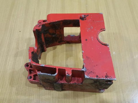 KOMATSU ZENOAH G380 AVS OSŁONA OBUDOWA KORPUS KOMATSU ZENOAH G380 AVS OSŁONA OBUDOWA KORPUS