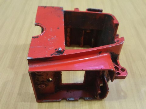 KOMATSU ZENOAH G380 AVS OSŁONA OBUDOWA KORPUS KOMATSU ZENOAH G380 AVS OSŁONA OBUDOWA KORPUS