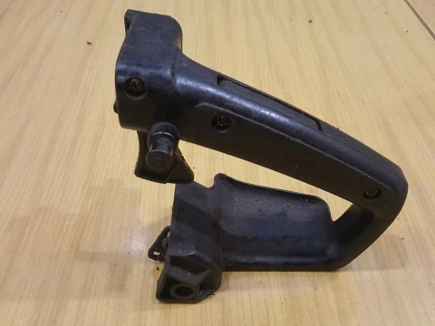 KOMATSU ZENOAH G380 AVS RĄCZKA GAZU UCHWYT KOMATSU ZENOAH G380 AVS RĄCZKA GAZU UCHWYT