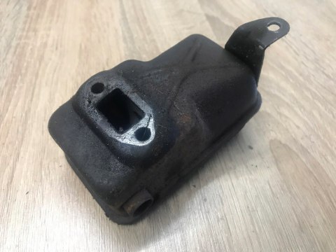 KOMATSU ZENOAH G4K TŁUMIK WYDECH KOMATSU ZENOAH G4K TŁUMIK WYDECH