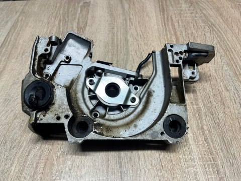 ERMAN HM5201 KARTER OBUDOWA SILNIKA KORPUS ERMAN HM5201 KARTER OBUDOWA SILNIKA KORPUS