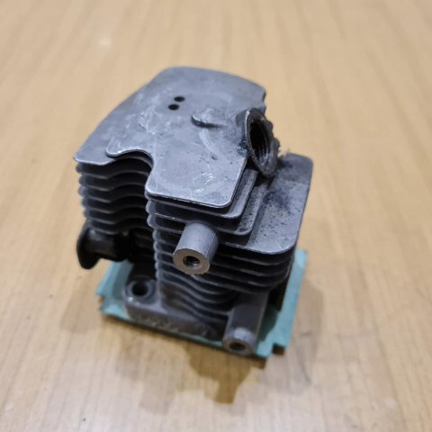 KOMATSU ZENOAH G22L CYLINDER TŁOK ORYGINAŁ KOMPLET KOMATSU ZENOAH G22L CYLINDER TŁOK ORYGINAŁ KOMPLET