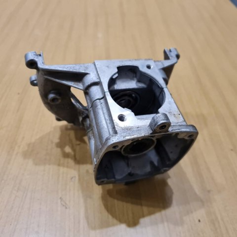 KOMATSU ZENOAH G22L KARTERY OBUDOWA SILNIKA KORPUS BLOK KPL KOMATSU ZENOAH G22L KARTERY OBUDOWA SILNIKA KORPUS BLOK KPL