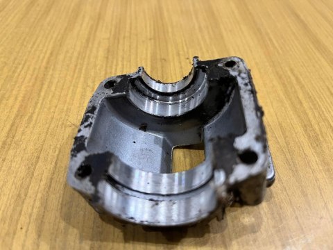 KOMATSU ZENOAH G3200 KARTER OBUDOWA SILNIKA KORPUS KOMATSU ZENOAH G3200 KARTER OBUDOWA SILNIKA KORPUS