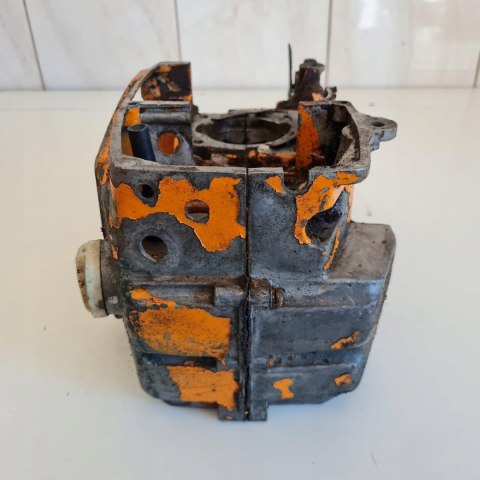 TAJGA 245 KARTER OBUDOWA SILNIKA ZBIORNIK KORPUS TAJGA 245 KARTER OBUDOWA SILNIKA ZBIORNIK KORPUS