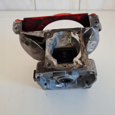 KOMATSU G4C KARTER OBUDOWA SILNIKA KORPUS KOMATSU G4C KARTER OBUDOWA SILNIKA KORPUS
