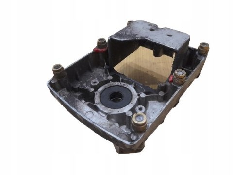 KOMATSU ZENOAH EBZ4800 KARTER OBUDOWA SILNIKA KOMATSU ZENOAH EBZ4800 KARTER OBUDOWA SILNIKA