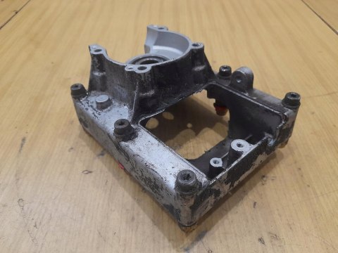 KOMATSU ZENOAH EBZ4800 KARTER OBUDOWA SILNIKA KOMATSU ZENOAH EBZ4800 KARTER OBUDOWA SILNIKA