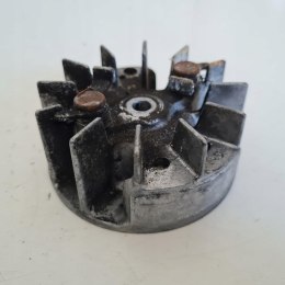 KOMATSU BC 254 A MAGNETO KOŁO MAGNESOWE