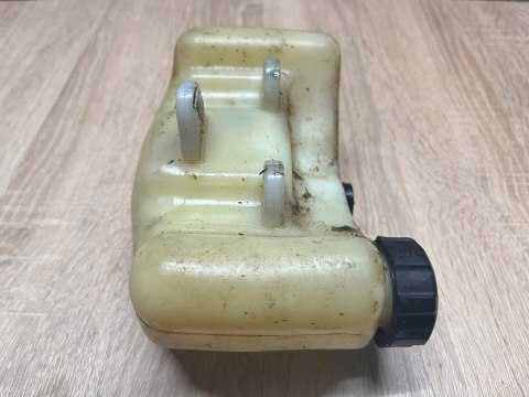 ROBIN HT02W ZBIORNIK PALIWA BAK ROBIN HT02W ZBIORNIK PALIWA BAK