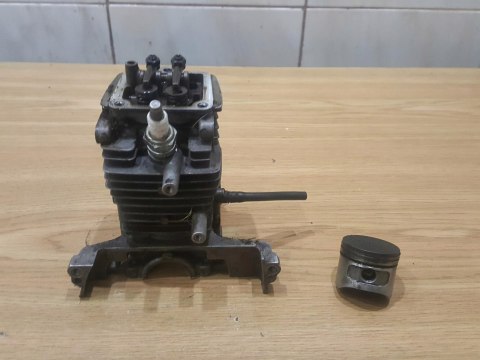 ROBIN BH 2500 CYLINDER TŁOK KOMPLET ROBIN BH 2500 CYLINDER TŁOK KOMPLET