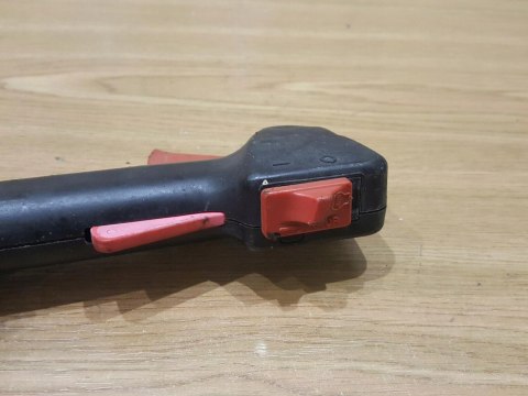 ROBIN BH 2500 RĄCZKA GAZU MANETKA RĘKOJEŚĆ UCHWYT ROBIN BH 2500 RĄCZKA GAZU MANETKA RĘKOJEŚĆ UCHWYT