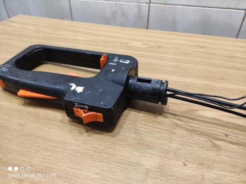 STIHL HS 75 80 85 RĄCZKA GAZU UCHWYT RĘKOJEŚĆ STIHL HS 75 80 85 RĄCZKA GAZU UCHWYT RĘKOJEŚĆ