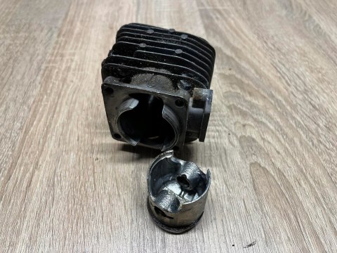 QUALCAST PCS46Z CYLINDER TŁOK ORYGINAŁ KOMPLET QUALCAST PCS46Z CYLINDER TŁOK ORYGINAŁ KOMPLET