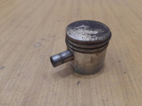 KIORITZ DM-9 CYLINDER TŁOK ORYGINAŁ KOMPLET KIORITZ DM-9 CYLINDER TŁOK ORYGINAŁ KOMPLET